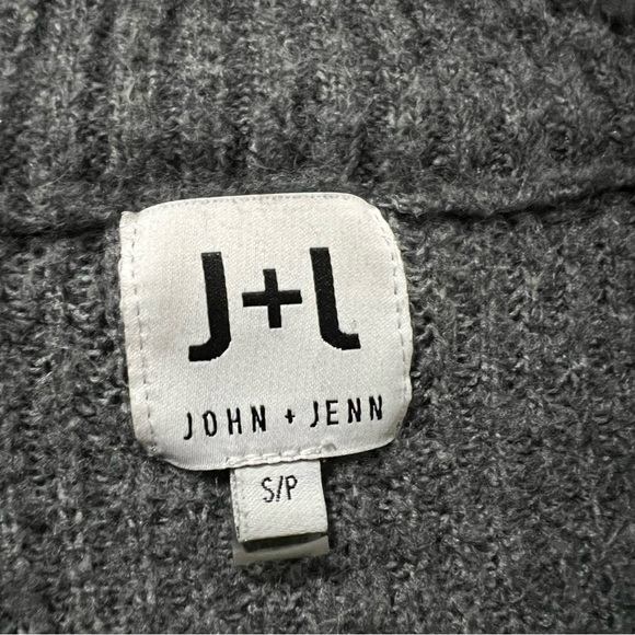 John + Jenn Small Gray Varsity Stripe Long Sleeve Mock Neck Vegan Sweater Y6 - Picture 5 of 6